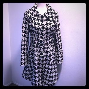 Vintage Style Houndstooth Peacoat